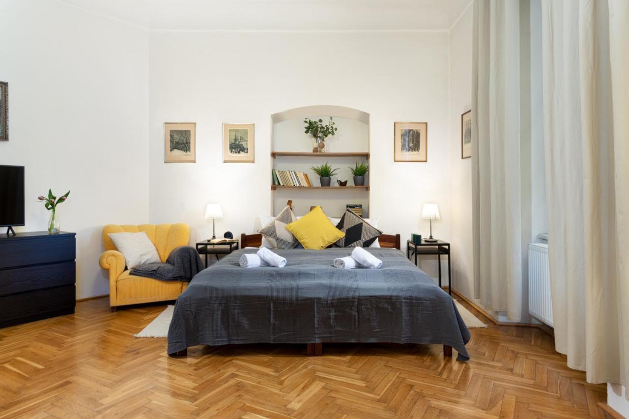 Classy Apartments Charles Bridge Prague Luaran gambar