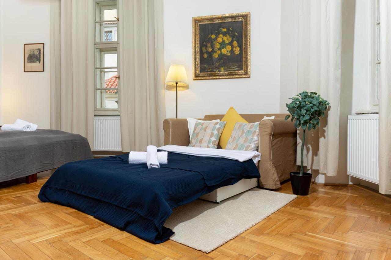 Classy Apartments Charles Bridge Prague Luaran gambar