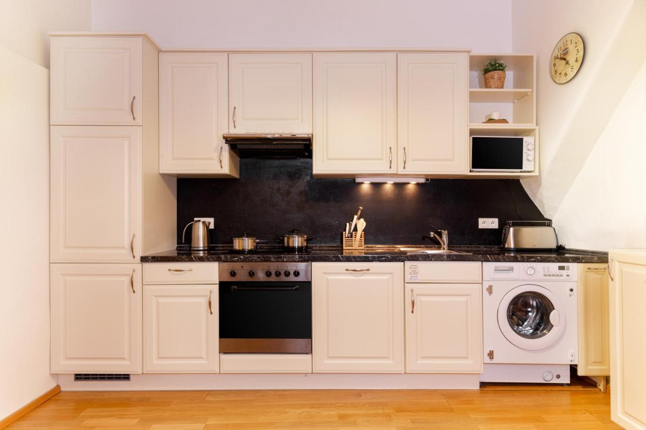 Classy Apartments Charles Bridge Prague Luaran gambar